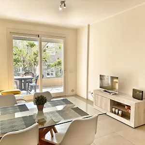 Charming Downtown Appartement